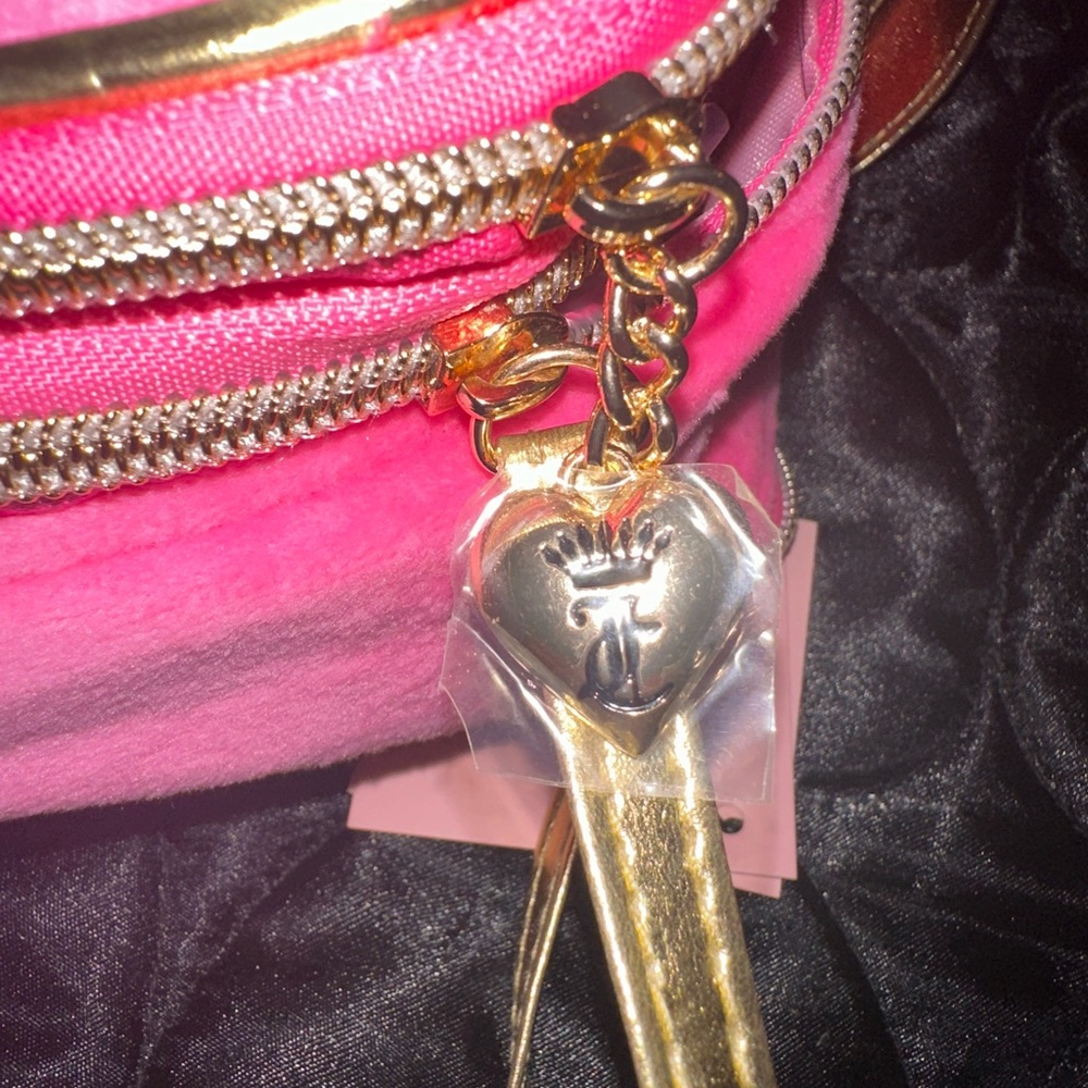 Juicy Couture pink heritage makeup/toiletry travel bag - Picture 5 of 5